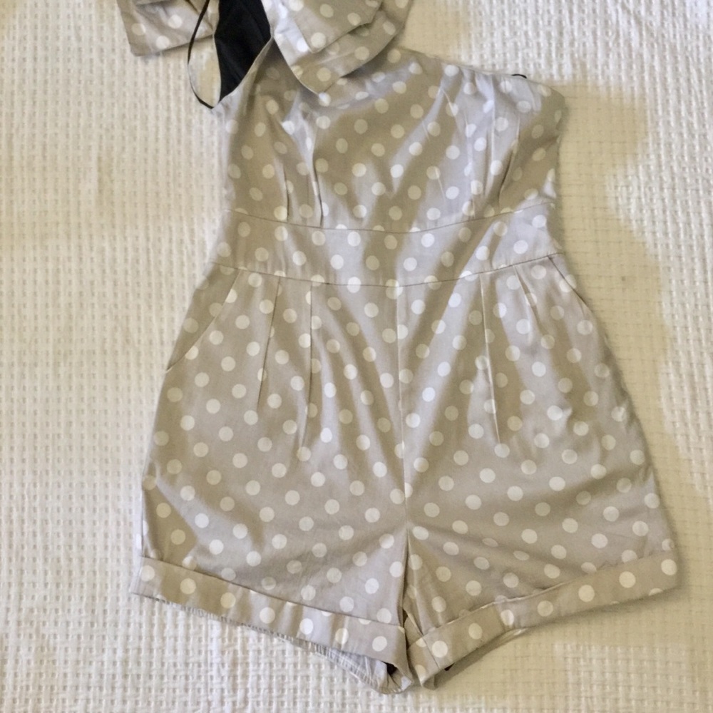 BCBGMAXAZRIA One Shoulder With Bow Dot Romper Sz S - Picture 7 of 8